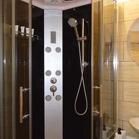 Romantic Apt-great Location- Center-free Parking-self Check-in- Old Town 20 Min アパート リガ