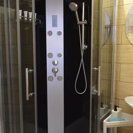 Romantic Apt-great Location- Center-free Parking-self Check-in- Old Town 20 Min リガ