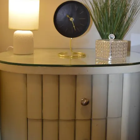 Romantic Apt-great Location- Center-free Parking-self Check-in- Old Town 20 Min アパート *