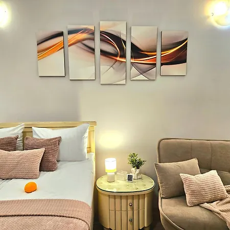 Romantic Apt-great Location- Center-free Parking-self Check-in- Old Town 20 Min アパート リガ