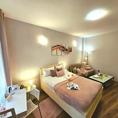 Romantic Apt-great Location- Center-free Parking-self Check-in- Old Town 20 Min アパート